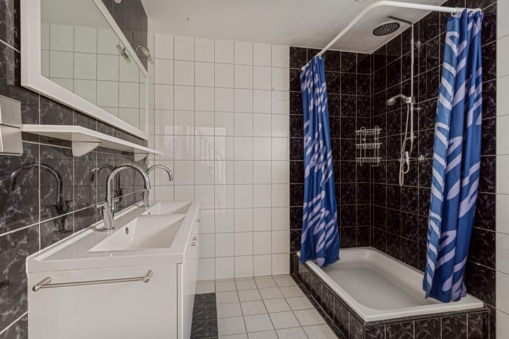 Photo 14 of Zudden 4-A