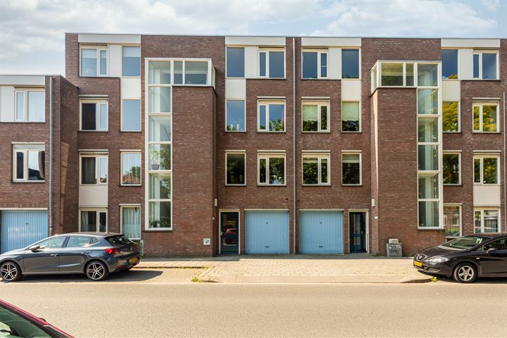 Bekijk foto 1 van Bram van den Berghstraat 115