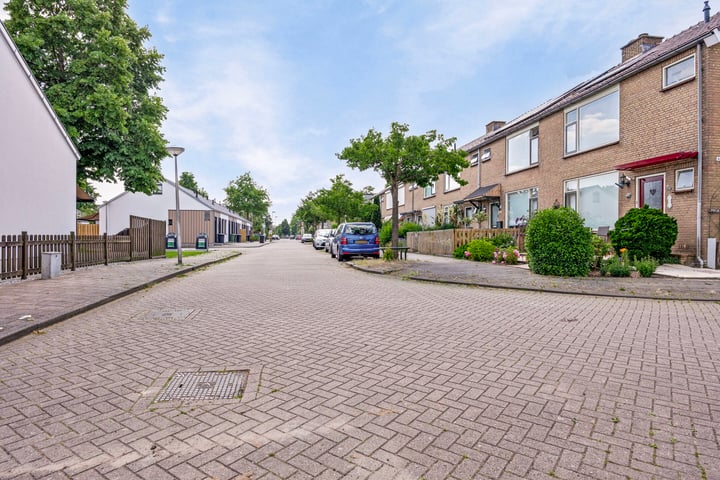 Bekijk foto 35 van Albrechtstraat 1