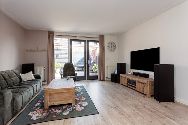 Photo 6 of Van Ravesteijnstraat 32