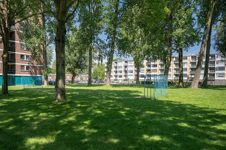 View photo 26 of Linnaeusstraat 238