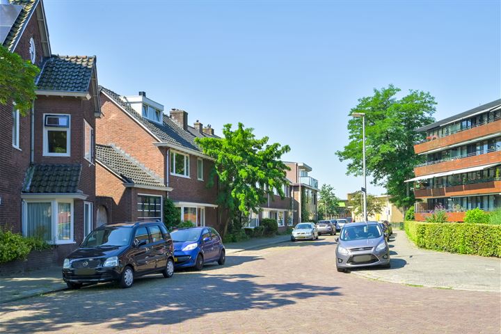 Bekijk foto 55 van M. van Meelstraat 51