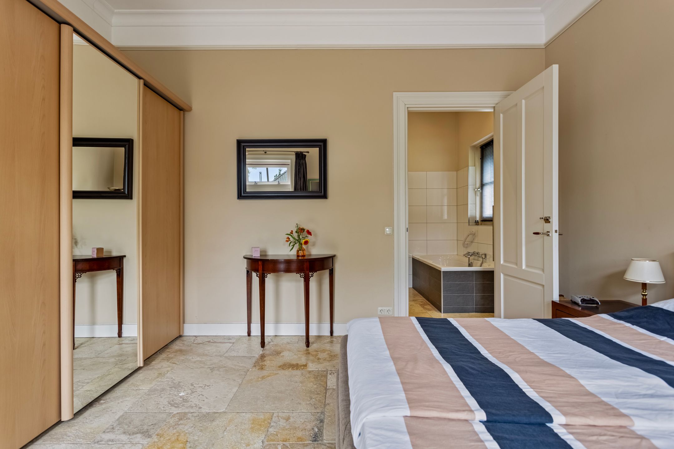 Foto 18 van Parallelweg 21