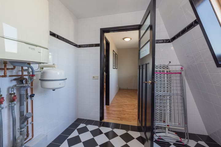 Photo 42 of Haarlemmerstraat 11