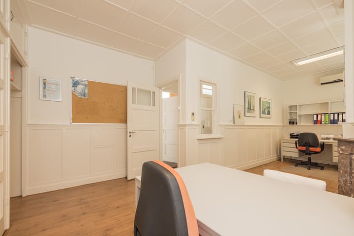 Photo 51 of Haarlemmerstraat 11