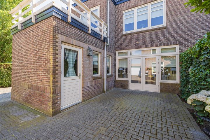 View photo 55 of Haarlemmerstraat 11