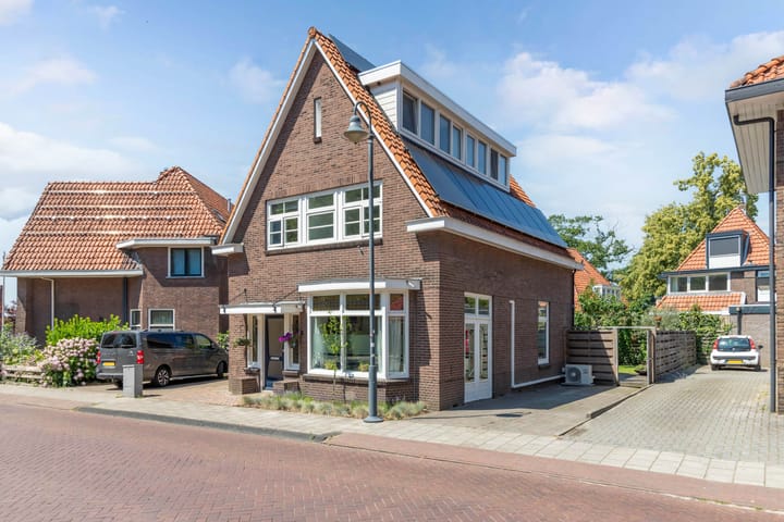 Photo 1 of Burgemeester Goeman Borgesiusstraat 5