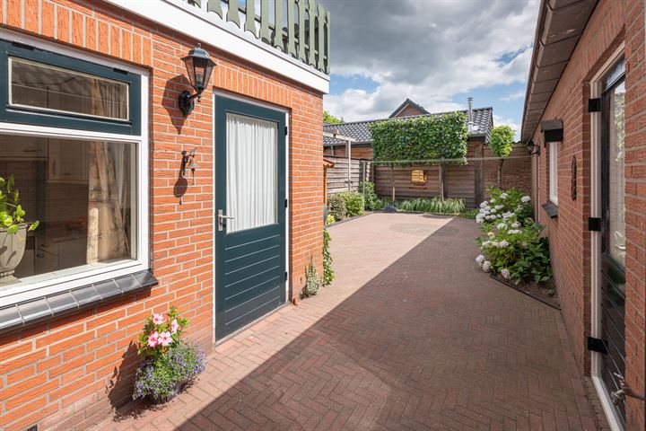 Bekijk foto 36 van Magirusstraat 15