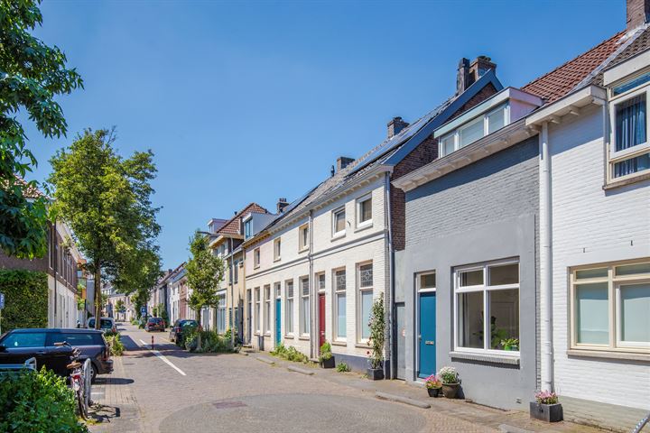 Bekijk foto 1 van Nijhoffstraat 80