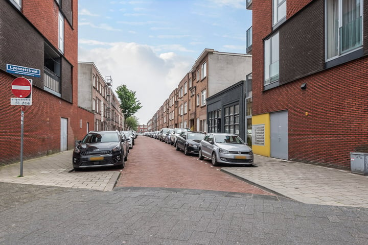 Bekijk foto 2 van Lyonnetstraat 7-B