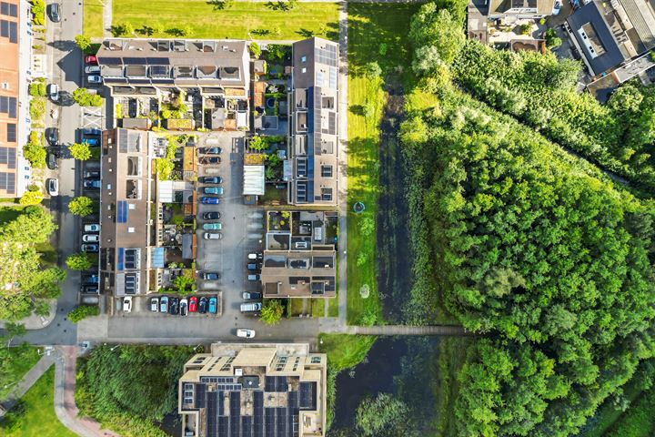 Bekijk foto 40 van Puccinistraat 3