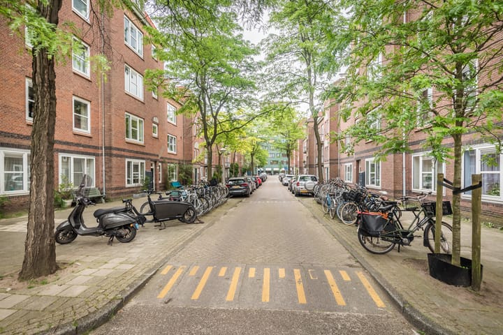 Photo 5 of Vincent van Goghstraat 157