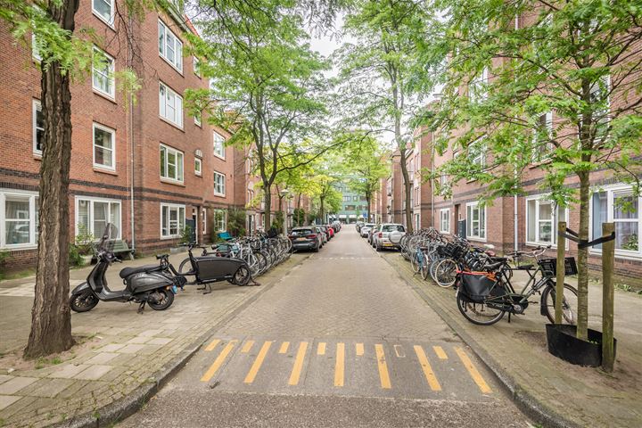 View photo 5 of Vincent van Goghstraat 157