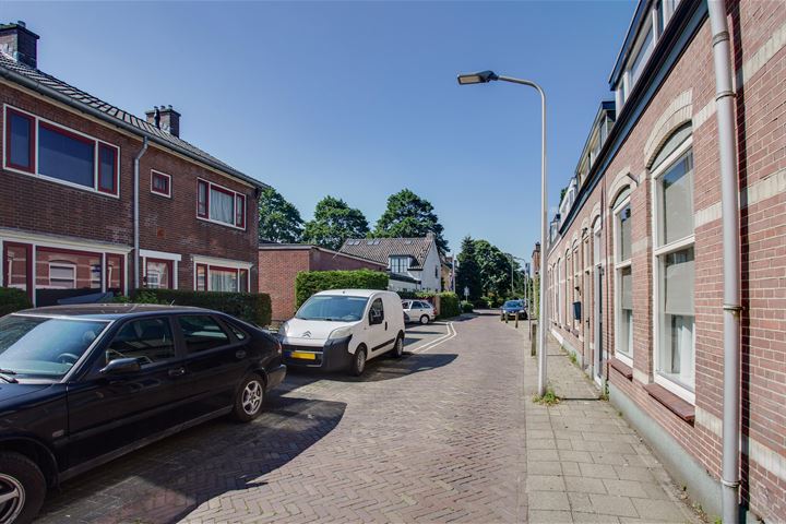 Bekijk foto 32 van Hyacinthstraat 26