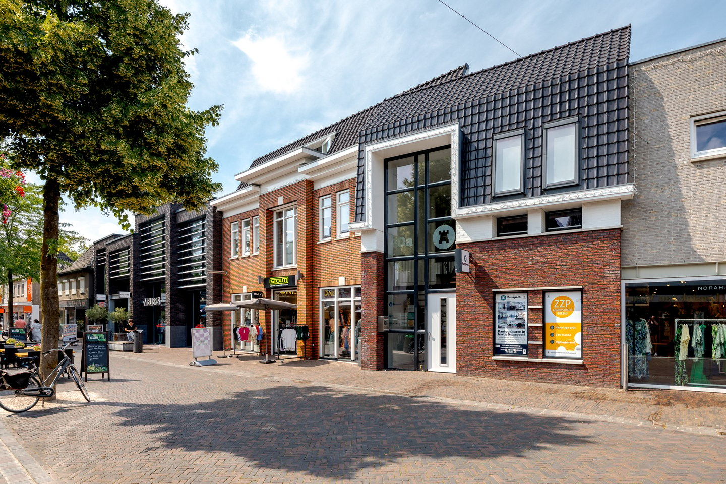 View photo 1 of Dorpsstraat 40-a