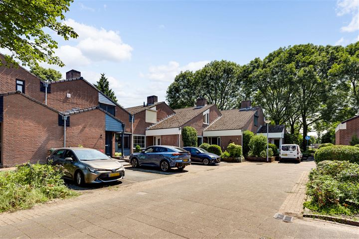 View photo 2 of Hogerweide 47