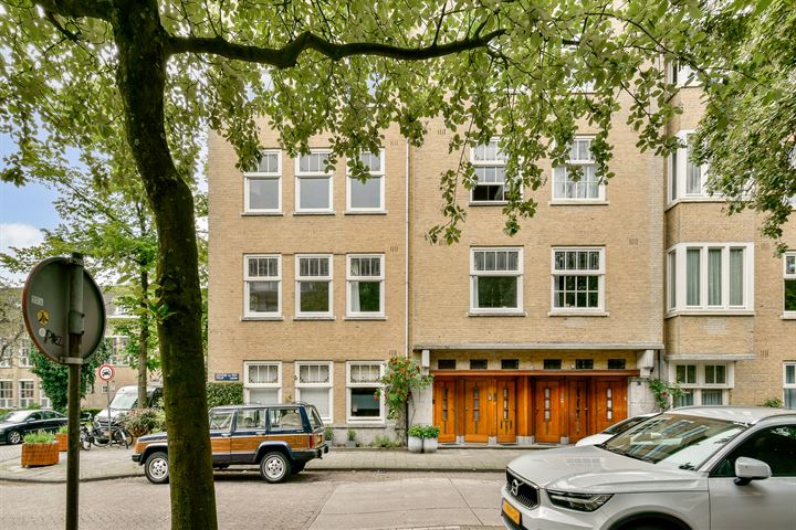 View photo 27 of Anthonie van Dijckstraat 3-2