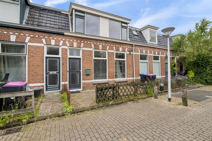 Bekijk foto 1 van Huizumerstraat 6