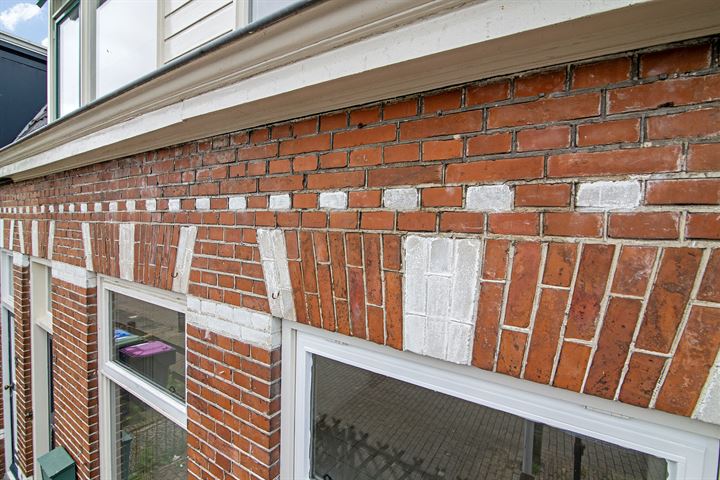 Bekijk foto 40 van Huizumerstraat 6