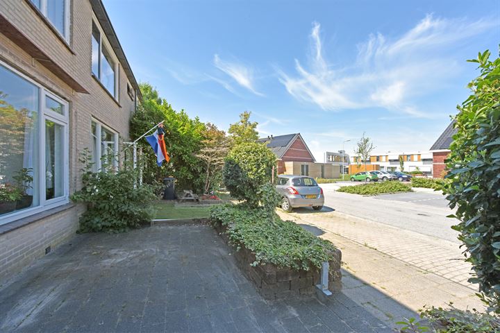 Bekijk foto 2 van Dr. A. Schweitzerstraat 33