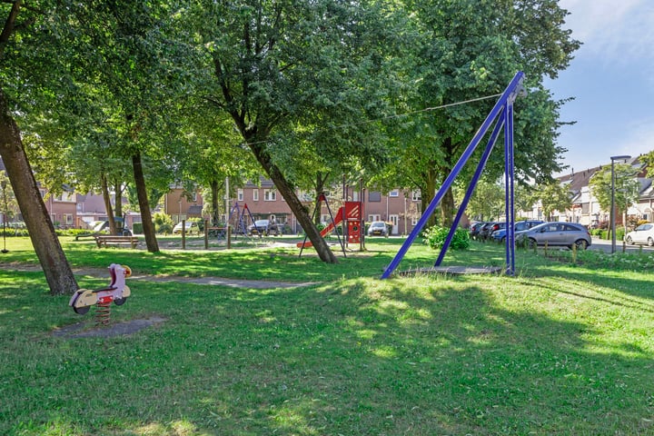 Bekijk foto 40 van Thorbeckeplein 14