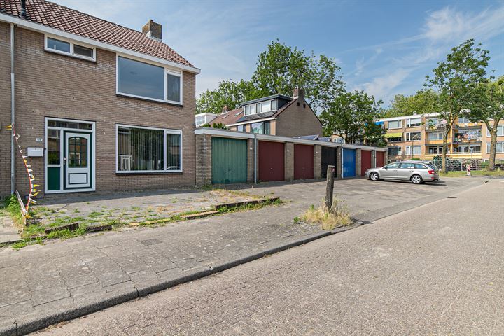 Bekijk foto 35 van Roggebotstraat 119