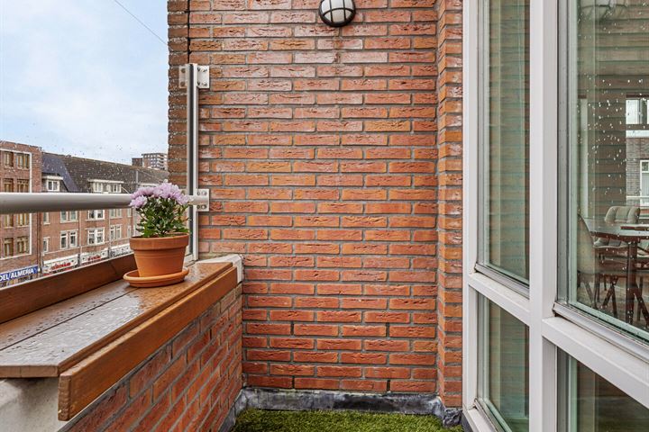 Bekijk foto 32 van Brabantsestraat 11