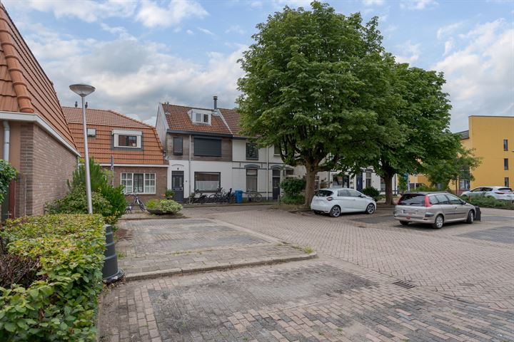 Bekijk foto 15 van Billitonstraat 11