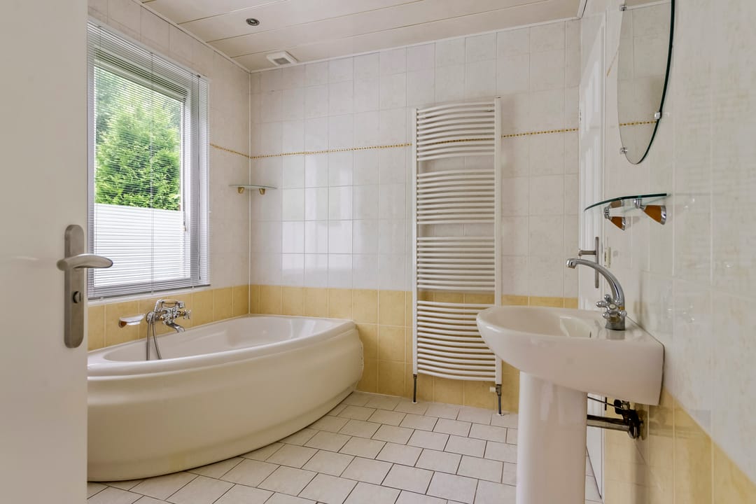 Photo 16 of Achterstraat 18