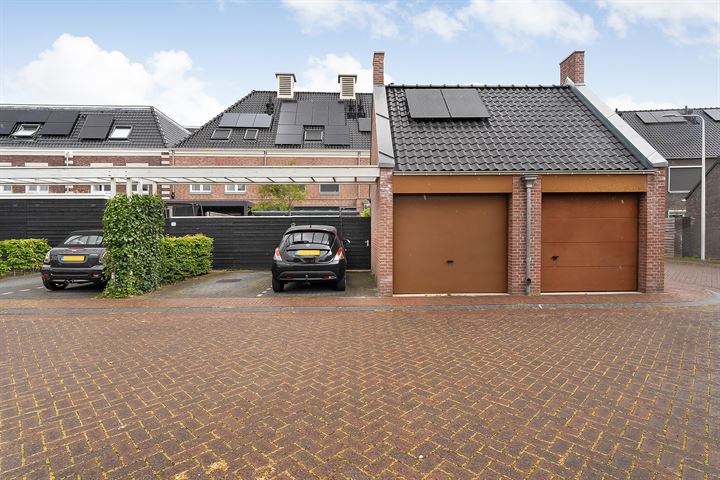 Bekijk foto 45 van Thoden van Velzenstraat 14