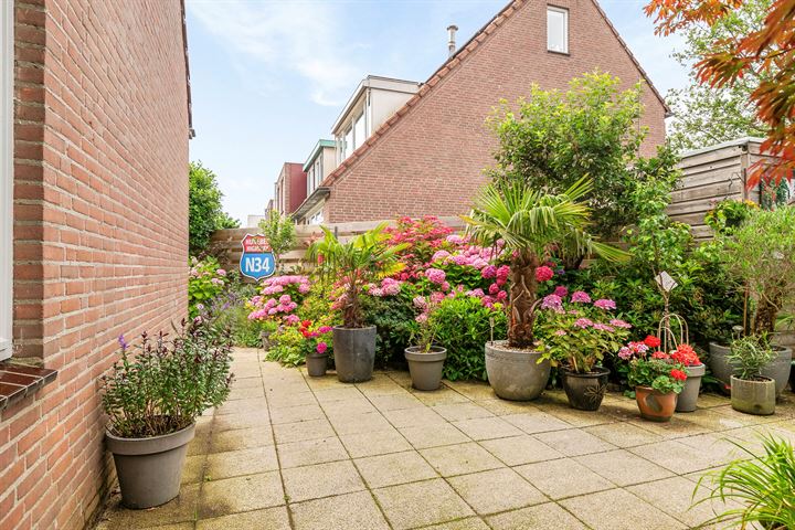 View photo 39 of Jagerstraat 2