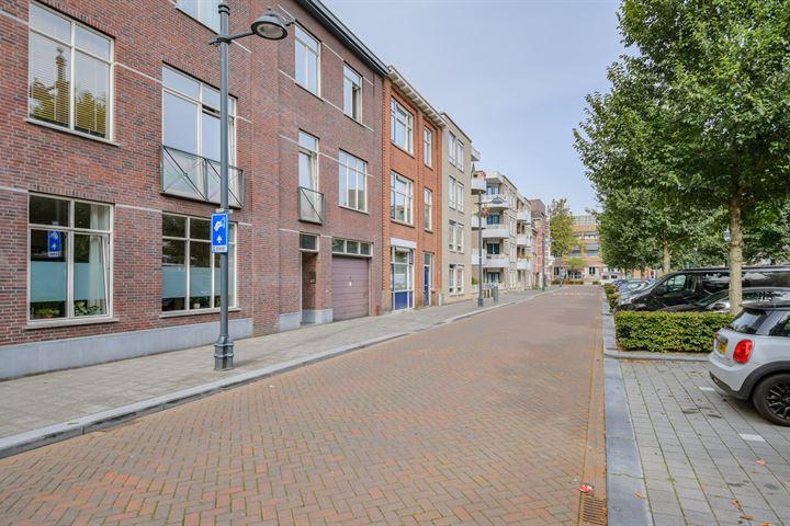 Bekijk foto 29 van Emmastraat 3