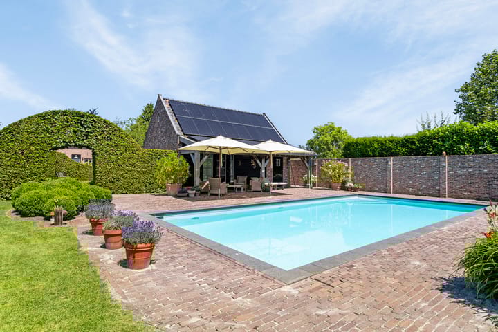 Photo 80 of Hoogveldsestraat 15