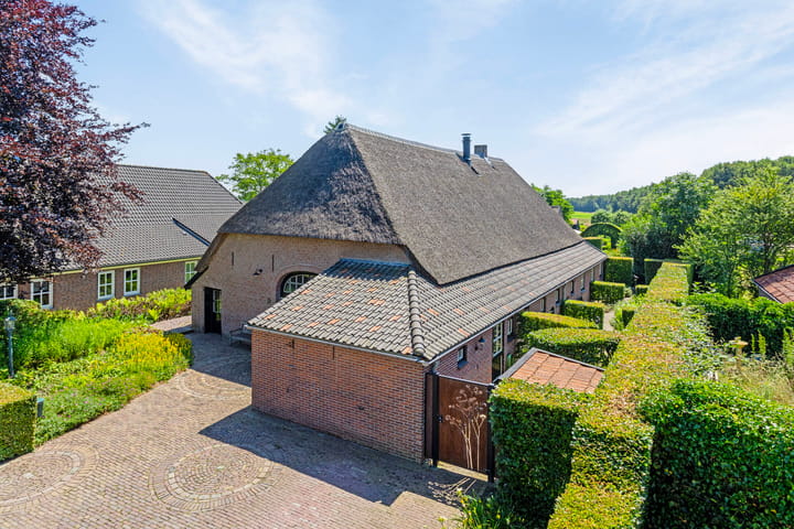 Photo 106 of Hoogveldsestraat 15