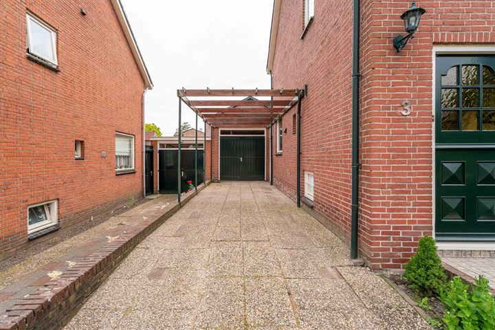 Bekijk foto 27 van Leidsemeerstraat 3