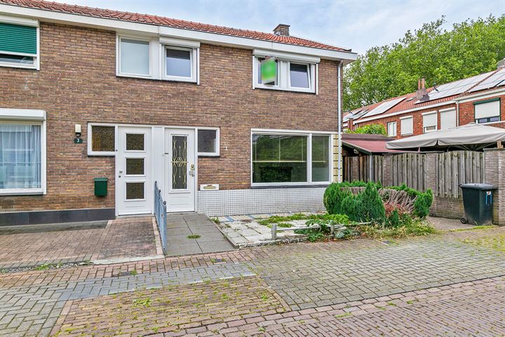 Bekijk foto 2 van Beatrixstraat 1