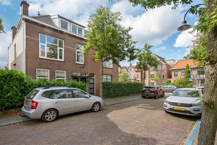 Bekijk foto 39 van Zuyderloostraat 18