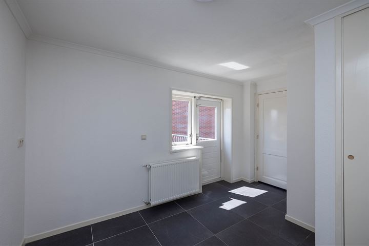 View photo 10 of Grotestraat 25-A