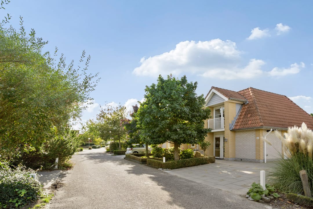 Photo 2 of Oosterscheldelaan 48