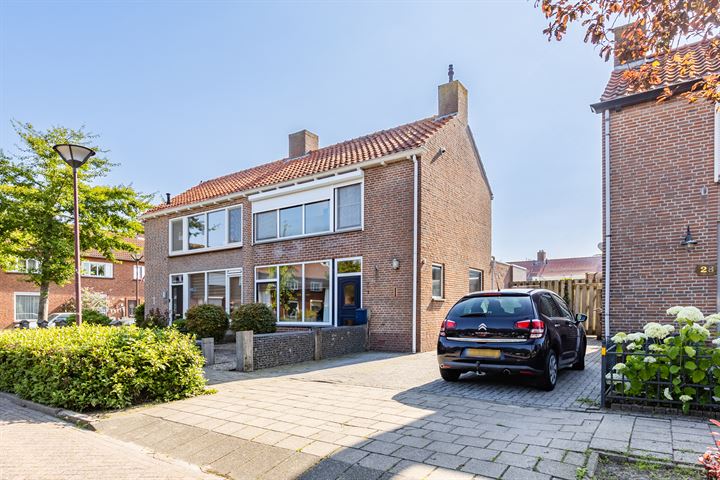 View photo 1 of Oranje Nassaustraat 30