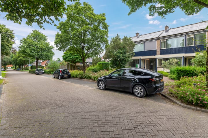 Foto 32 van Burgemeester W Martenslaan 18