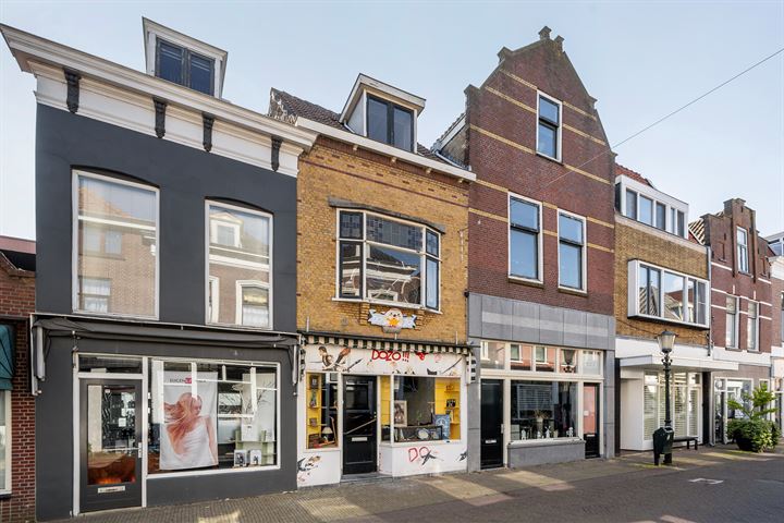 View photo 1 of Hoogstraat 105