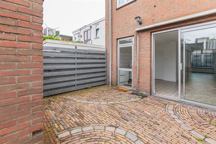 Bekijk foto 15 van Van der Zwaagstraat 9