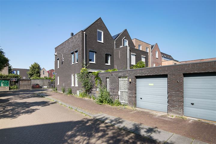 Bekijk foto 30 van Schoklandstraat 12