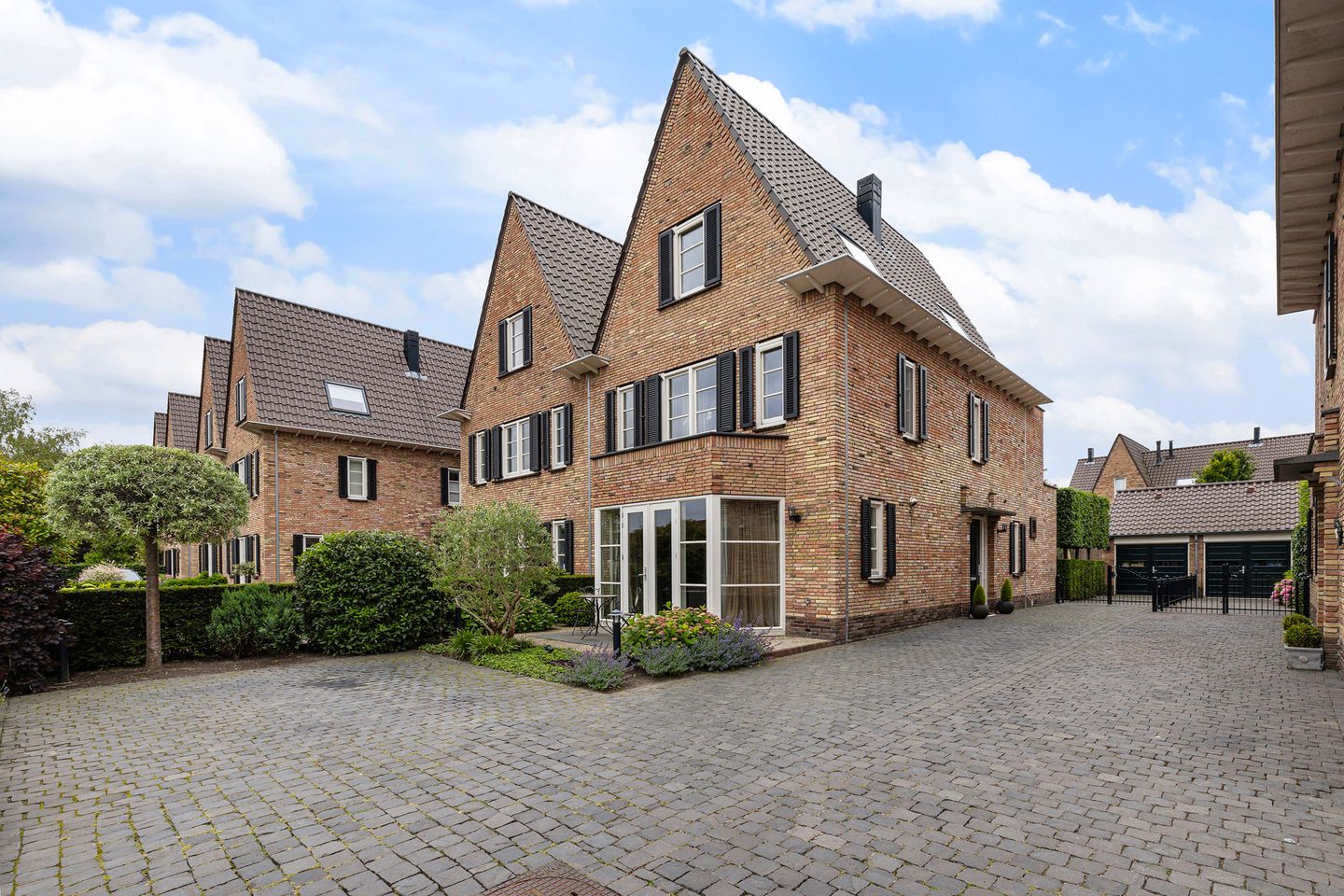 Foto 1 van Albrandswaardseweg 54