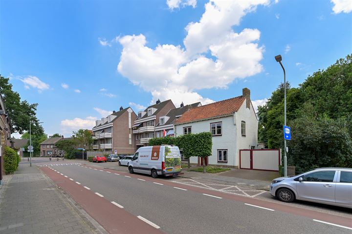 View photo 7 of Loevestraat 30