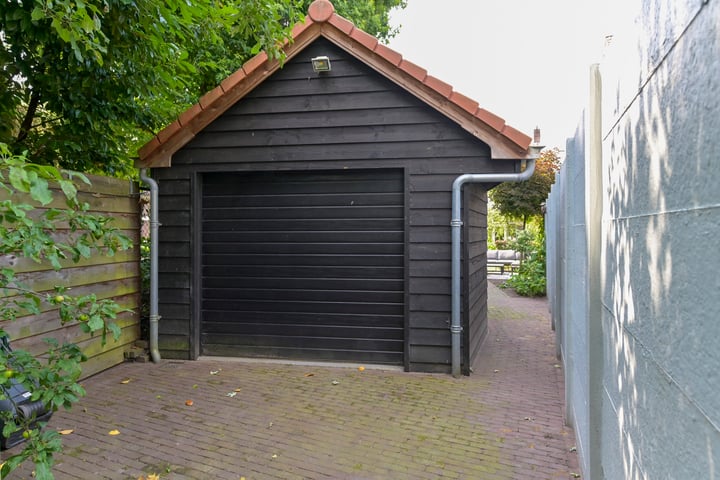 View photo 72 of Loevestraat 30