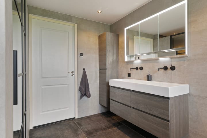 Foto 33 van Ravenseweg 11