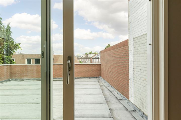 View photo 14 of Hoofdstraat 42