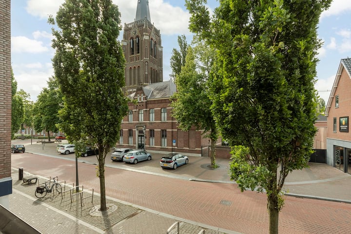 View photo 33 of Hoofdstraat 42